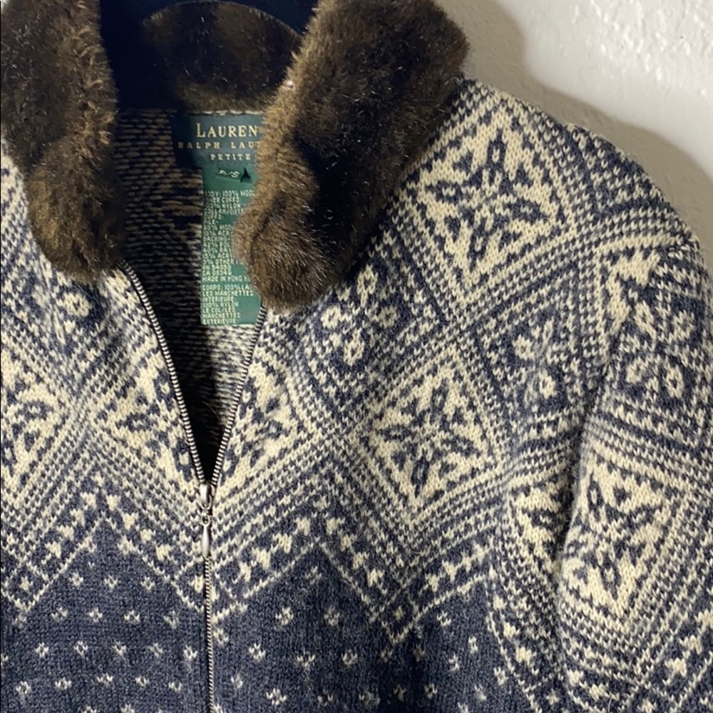 Sweater - Picture 4 of 6